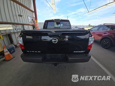 2017 Nissan TITAN PRO-4X Crew Cab Short Bed - zdjęcie 5 z 36 - miniatura