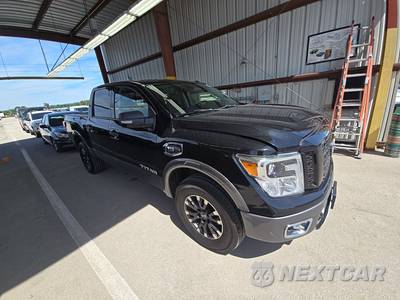 2017 Nissan TITAN PRO-4X Crew Cab Short Bed - zdjęcie 3 z 36 - miniatura