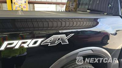 2017 Nissan TITAN PRO-4X Crew Cab Short Bed - zdjęcie 21 z 36 - miniatura
