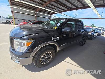 2017 Nissan TITAN PRO-4X Crew Cab Short Bed