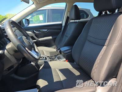 2018 Nissan Rogue SV - zdjęcie 7 z 36 - miniatura