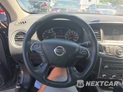 2018 Nissan Pathfinder SL - zdjęcie 10 z 32 - miniatura