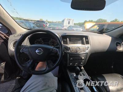 2018 Nissan Pathfinder SL - zdjęcie 11 z 32 - miniatura