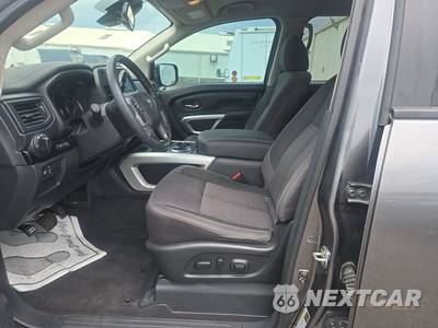 2022 Nissan TITAN SV Crew Cab Short Bed - zdjęcie 7 z 27 - miniatura