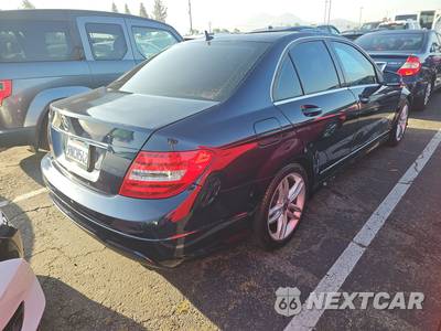 2013 Mercedes-Benz C 250 Sedan - zdjęcie 4 z 44 - miniatura
