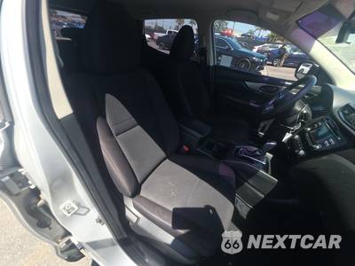 2018 Nissan Rogue Sport S - zdjęcie 8 z 33 - miniatura