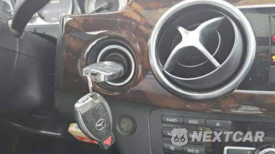 2015 Mercedes-Benz GLK 350 4MATIC - zdjęcie 19 z 32 - miniatura