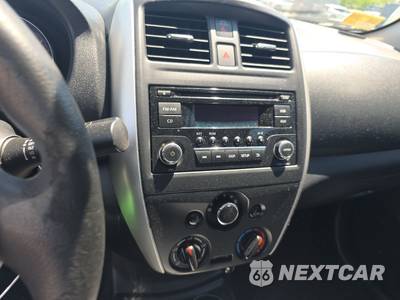 2015 Nissan Versa SV - zdjęcie 11 z 30 - miniatura