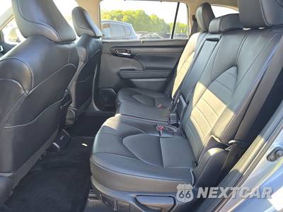 2022 Toyota Highlander XLE - zdjęcie 13 z 27 - miniatura