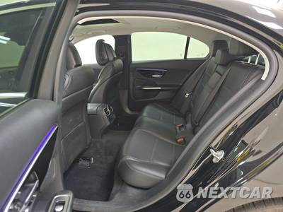 2022 Mercedes-Benz C 300 Sedan - zdjęcie 12 z 19 - miniatura