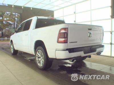 2023 Ram 1500 Laramie Crew Cab Short Bed - zdjęcie 6 z 24 - miniatura