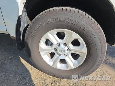 2014 Toyota 4Runner SR5 - zdjęcie 9 z 22 - miniatura