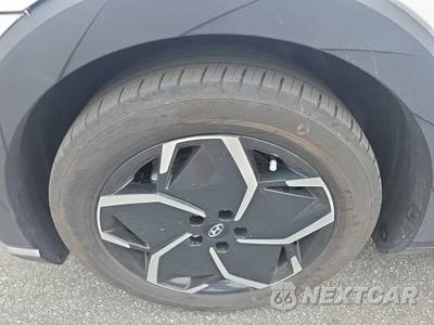 2024 Hyundai IONIQ 5 SEL - zdjęcie 17 z 37 - miniatura