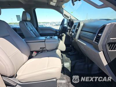 2018 Ford Super Duty F-350 Cab Chassis XL Crew Cab DRW - zdjęcie 8 z 33 - miniatura