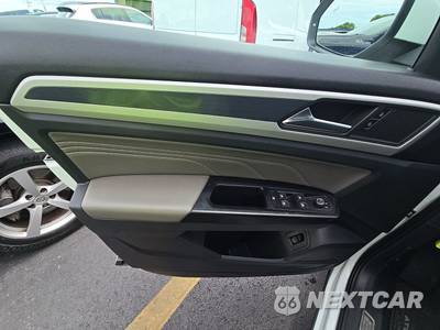 2021 Volkswagen Atlas Cross Sport V6 SEL R-Line - zdjęcie 9 z 24 - miniatura