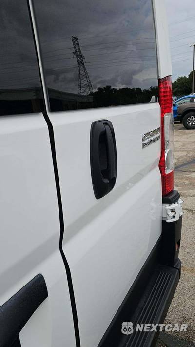 2025 Ram ProMaster 2500 Cargo Van Tradesman w/Passenger Seat Low Roof 136.0" WB - zdjęcie 24 z 28 - miniatura