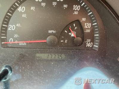 2002 Toyota Camry LE - zdjęcie 6 z 9 - miniatura
