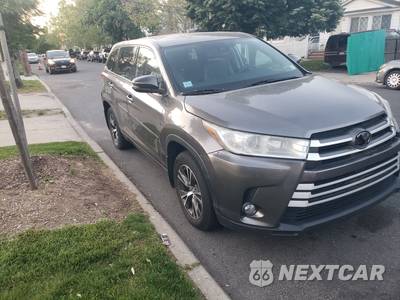 2018 Toyota Highlander LE Plus - zdjęcie 2 z 12 - miniatura