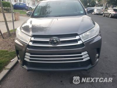 2018 Toyota Highlander LE Plus - zdjęcie 3 z 12 - miniatura