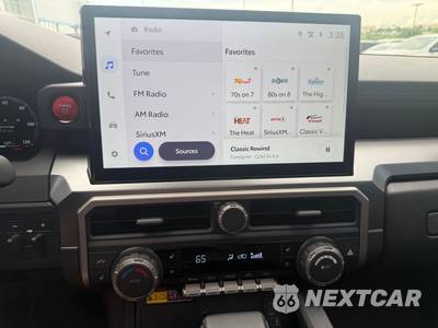 2025 Toyota 4Runner TRD Off-Road Premium - zdjęcie 10 z 20 - miniatura