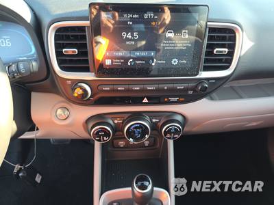 2025 Hyundai Venue SEL - zdjęcie 11 z 19 - miniatura