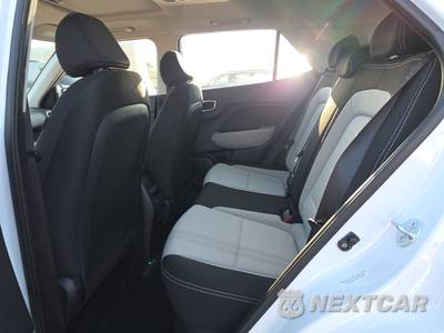 2025 Hyundai Venue SEL - zdjęcie 13 z 19 - miniatura