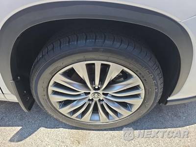 2021 Toyota Highlander Hybrid Platinum - zdjęcie 9 z 29 - miniatura