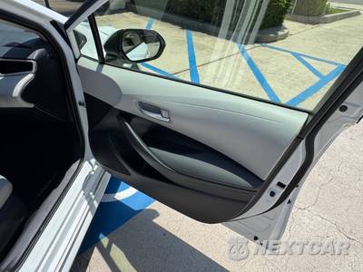 2021 Toyota Corolla Hybrid LE Sedan - zdjęcie 17 z 42 - miniatura