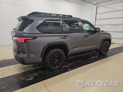 2025 Toyota Sequoia TRD Pro - zdjęcie 4 z 27 - miniatura