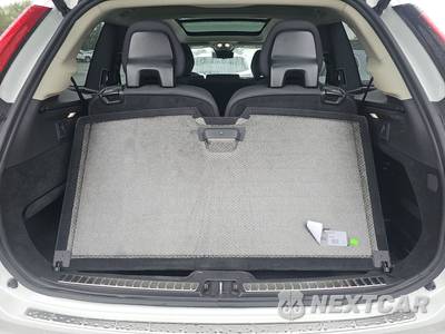 2025 Volvo XC90 Plug-In Hybrid Core 7-Passenger - zdjęcie 17 z 40 - miniatura