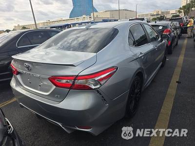 2020 Toyota Camry SE - zdjęcie 4 z 17 - miniatura