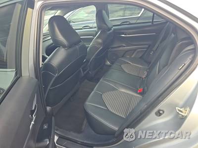 2020 Toyota Camry SE - zdjęcie 13 z 17 - miniatura
