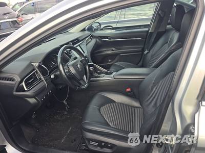 2020 Toyota Camry SE - zdjęcie 7 z 17 - miniatura