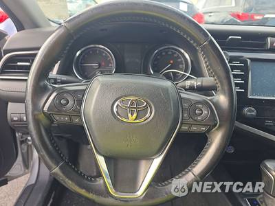 2020 Toyota Camry SE - zdjęcie 10 z 17 - miniatura