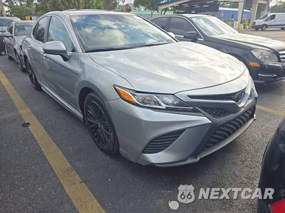 2020 Toyota Camry SE - zdjęcie 3 z 17 - miniatura