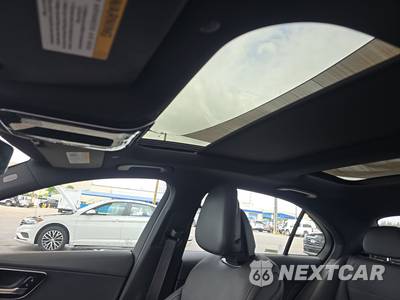 2025 Mercedes-Benz C 300 - zdjęcie 17 z 22 - miniatura