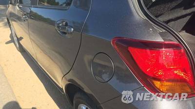 2015 Toyota Yaris LE - zdjęcie 30 z 37 - miniatura