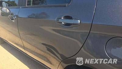 2015 Toyota Yaris LE - zdjęcie 31 z 37 - miniatura