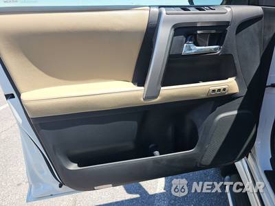 2016 Toyota 4Runner SR5 - zdjęcie 9 z 26 - miniatura