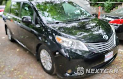 2017 Toyota Sienna XLE 8-Passenger 119.3" WB - zdjęcie 2 z 11 - miniatura
