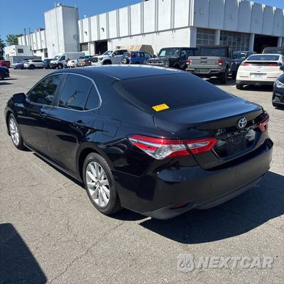 2018 Toyota Camry LE - zdjęcie 2 z 17 - miniatura