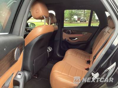 2020 Mercedes-Benz GLC 300 4MATIC - zdjęcie 10 z 18 - miniatura