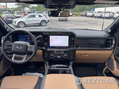 2026 Ford Super Duty F-450 Lariat Crew Cab Long Bed DRW - zdjęcie 14 z 38 - miniatura