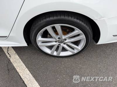 2017 Volkswagen Passat 1.8T R-Line w/Comfort Pkg - zdjęcie 25 z 43 - miniatura