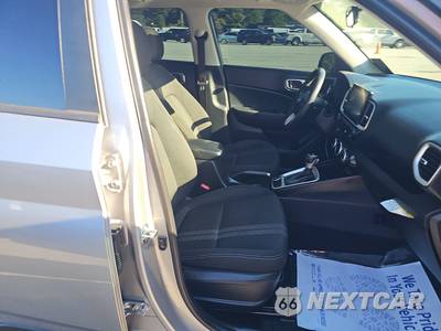 2024 Hyundai Venue SEL - zdjęcie 14 z 24 - miniatura