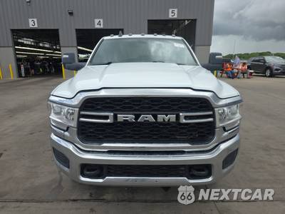 2024 Ram 3500 Cab Chassis Tradesman Crew Cab DRW - zdjęcie 2 z 19 - miniatura