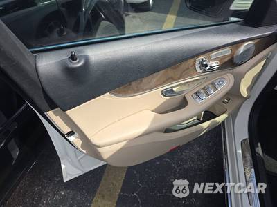 2015 Mercedes-Benz C 300 4MATIC Sedan - zdjęcie 9 z 34 - miniatura