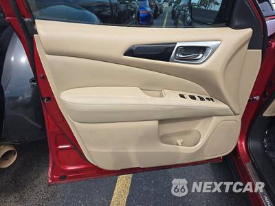 2017 Nissan Pathfinder S - zdjęcie 9 z 35 - miniatura