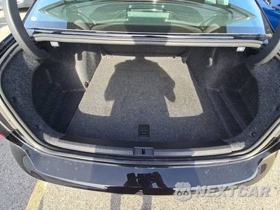 2014 Volkswagen Passat 1.8T Wolfsburg Edition - zdjęcie 16 z 20 - miniatura