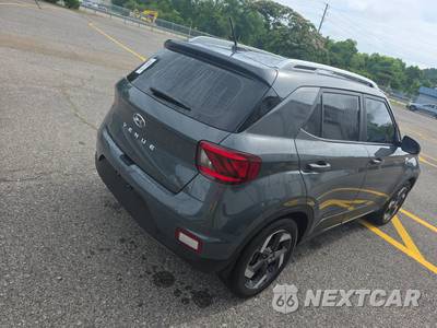 2025 Hyundai Venue SEL - zdjęcie 4 z 23 - miniatura